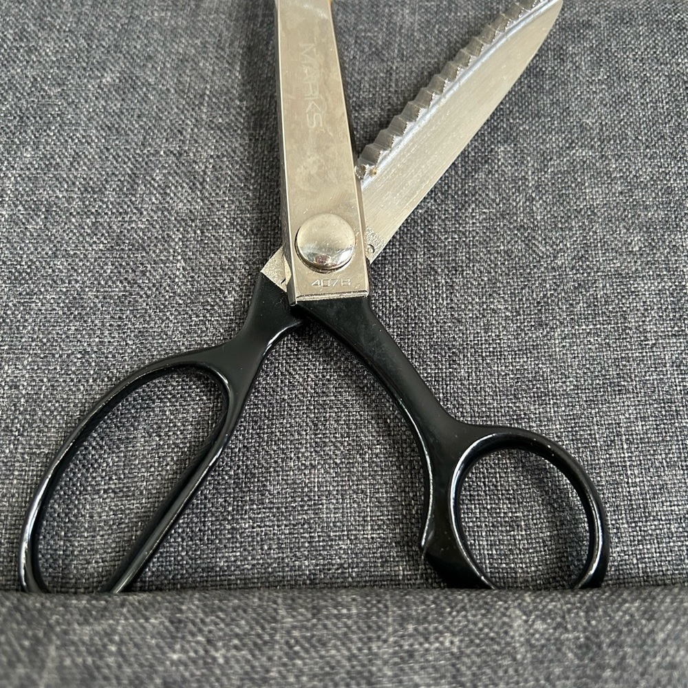 Scissors - Picture 3 of 3
